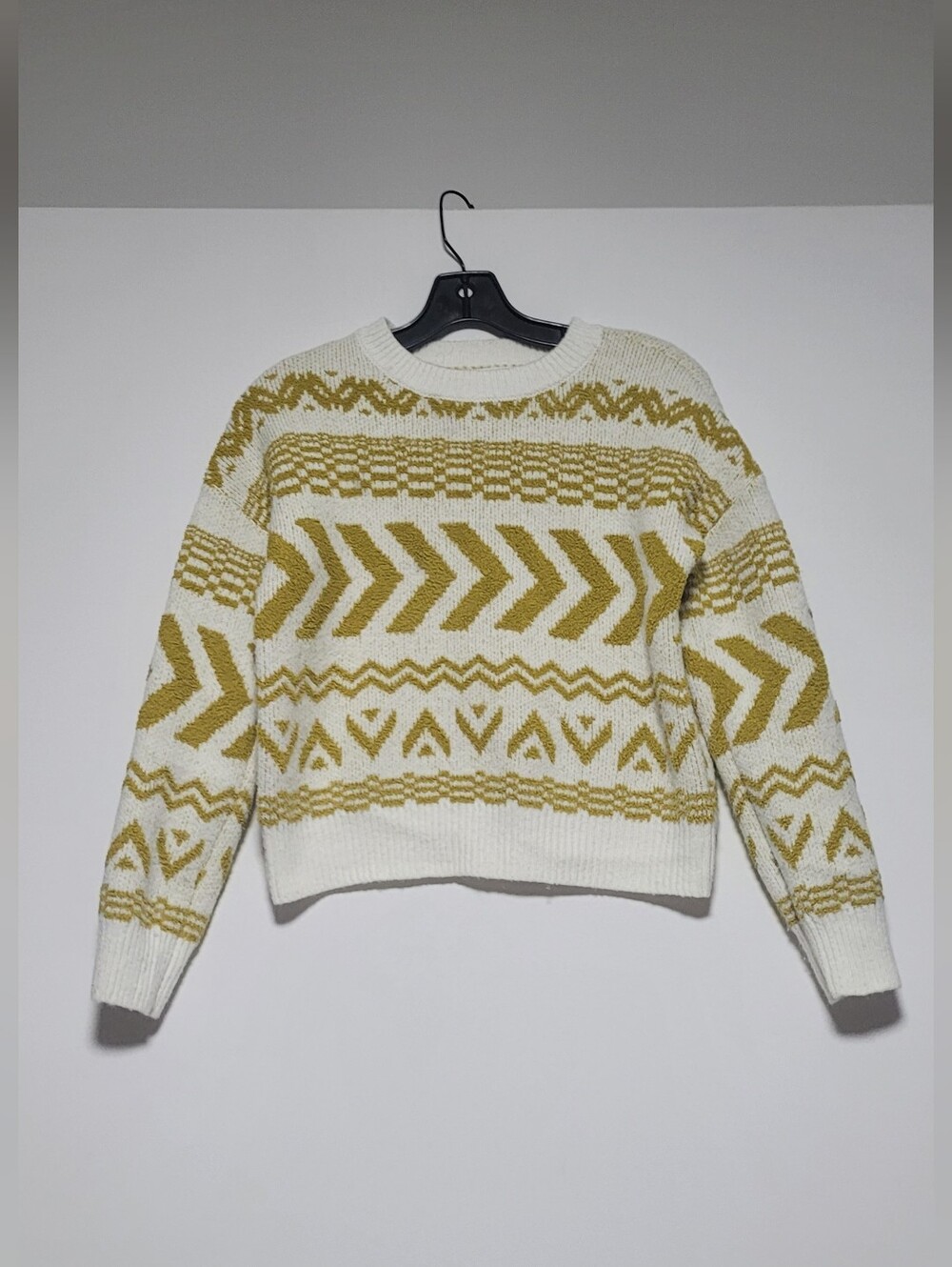 NYC Knits The Sweater Dept Women’s Cream & Chartruese Patterned Sweater Size S